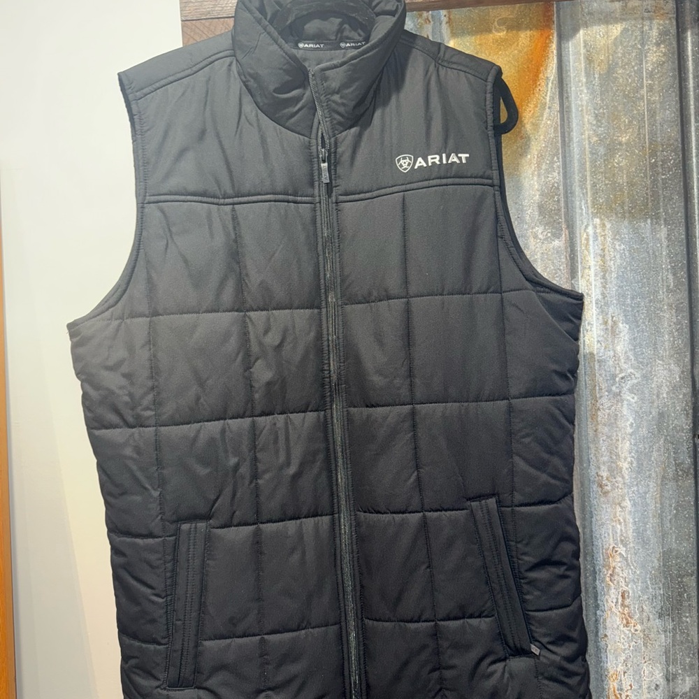 Ariat Men's Black Puffer Vest
